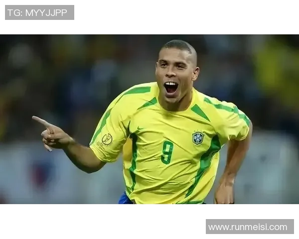 足球巨星亲手庆祝时刻见证激情与荣耀瞬间 足球巨星亲手庆祝时刻见证激情与荣耀瞬间