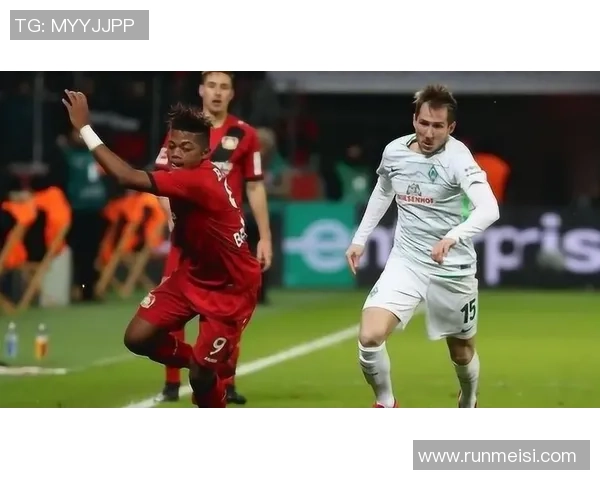 足球巨星风采全景展示 各路传奇球员精彩瞬间集锦