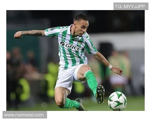 足球新星安东尼崛起之路：突破自我成就巨星梦想