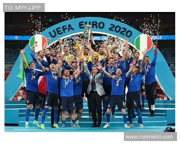 足球球星主播：从场上到镜头前的跨界之路与影响力分析