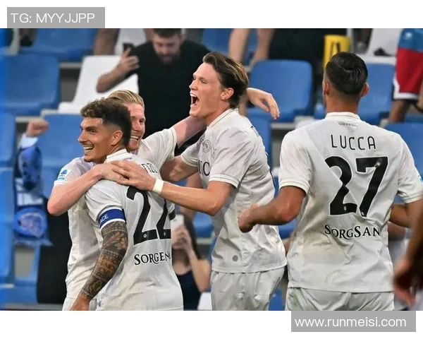 足球球星独特穿搭风格解析 从赛场到街头的时尚魅力展示 足球球星独特穿搭风格解析 从赛场到街头的时尚魅力展示